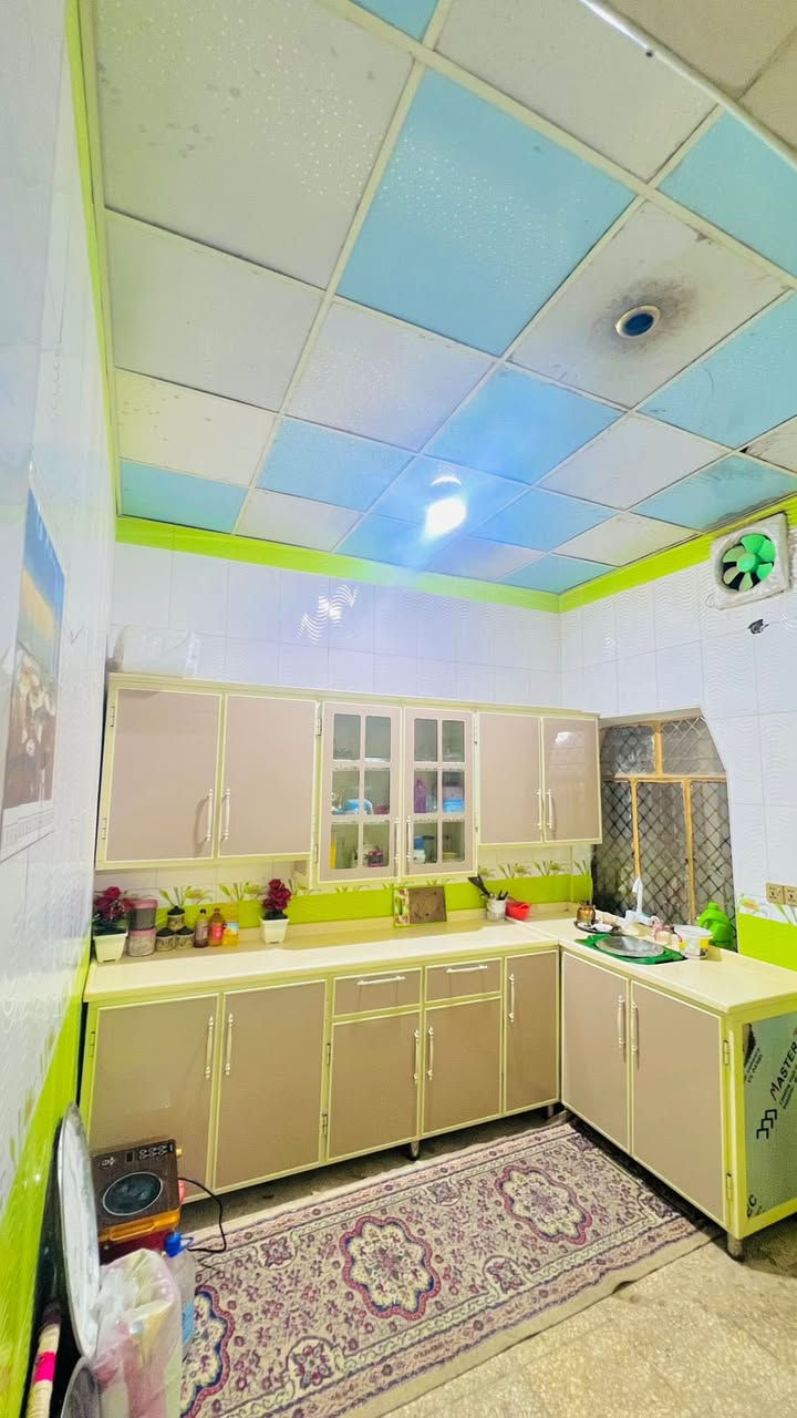 بيت طابقين للبيع مساحة 130م في منطقة بستان ال جايد بناء طابوق مسلح رباط ولنتن  الطابق الثاني واصل للشبابيك 
 (((((((الشارع تبليط وبي كل الخدمات مجاري )))))))
سعر مناسب كلش
للأستفسار ↙️⬇️↘️التواصل 
🏠🏠🏠🏠🏠🏠🏠🏠🏠🏠
***********📞
