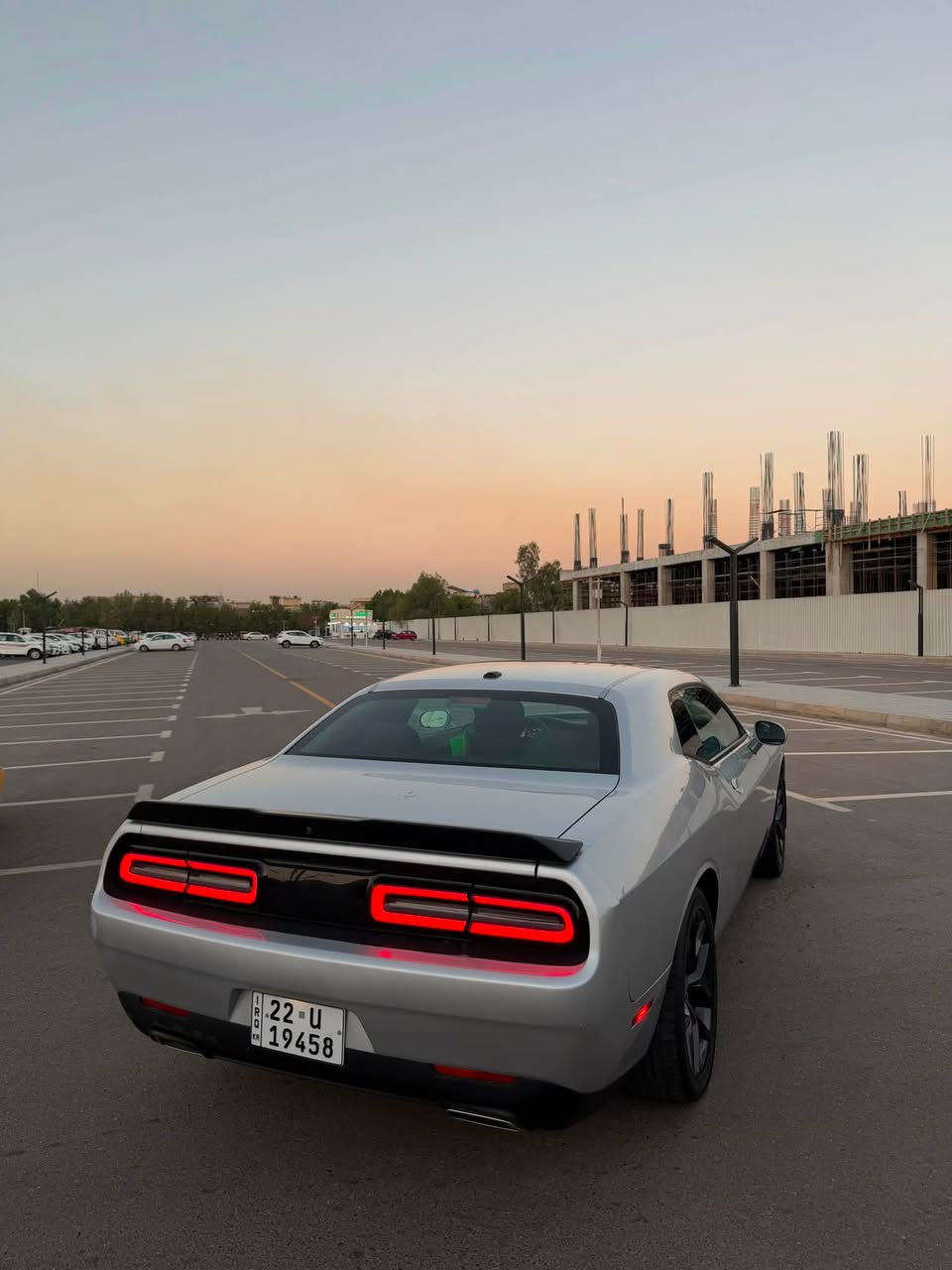 للبيع او المراوس جالنجر sxt فتحة 6 سلندر 
Dodge Challenger 2023 SXT last call 

رقم اربيل بأسمي وتحويل ثاني يوم 
السيارة بدون صبغ بدون لغود بدون شاصي فقط بارد وصبغ بالجاملغ وصورة السونار مرفقة 

ماشية 21 ألف مايل 
( تو ويل المرغوب ) 
استخدام مرتب والسيارة بحالة جداً نظيفة ، استخدام شخصي قليل لا تفحيط ولا هسوالف  
 
 
• محرك V6  تو ويل 
• فتحة سقف 
• كشنات ابو حضن 
•كشن كهرباء 
•مثبت سرعة
• سماعات AlPINE 
• شاشة  android Auto + CarPlay
• بصمة ابواب وتشغيل
• كاميرا خلفية
• تدفئة مقاعد
• تدفئة ستيرن
•تحكمات ستيرن
(( الخ …  ومواصفات الـ sxt معروفة ))
● كلشي بيها بلادي تماماً وانطيك ظمان بكل شي بعدها بريحة الوكالة 
((( السيارة حادثها قطعة فقط جاملغ وصور حادث بالمنشور )))
  مكاني بغداد المنصور
السيارة رايدها بـ 208 وبيها مجال للشراي 
 للتواصل واتساب  
 ***********
