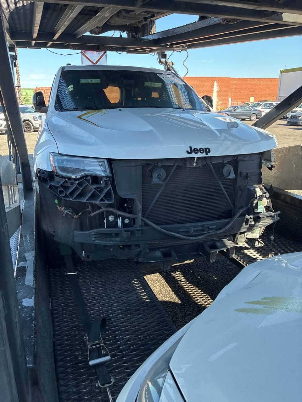 ﷺ﷽سلام عليكم جيب 2021 لمتدد  اكس  دخول جديد كتاب دبلوماسي
السياره حاليا واصله كراج بغداد يوسفيه ابيع على حادث امريكا 
الحادث حداديه وجاملغ بدون دواخل  والسياره شغاله السعر 230 بيهة مجال بدون رقم وبدون تصليح على وضعها  مكلف بلنشر للتصال ***********
***********
