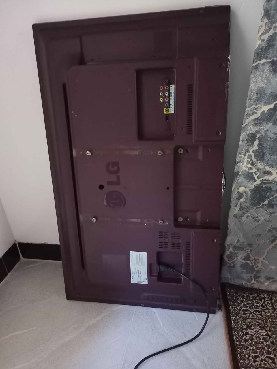 شاشة ال جي حجم ٤٠نظيفة كلش بس بيها عطل بسيك الانارة مالتها ينراد تبديل لدات تكلف ٥٠الف بضمان ٣شهور سعرها ٧٥وبيها مجال 
قادسية الثانية شارع مقبرة الاربجية قرب جامع الايمان بالله 
***********
*********** موصل, نينوى
