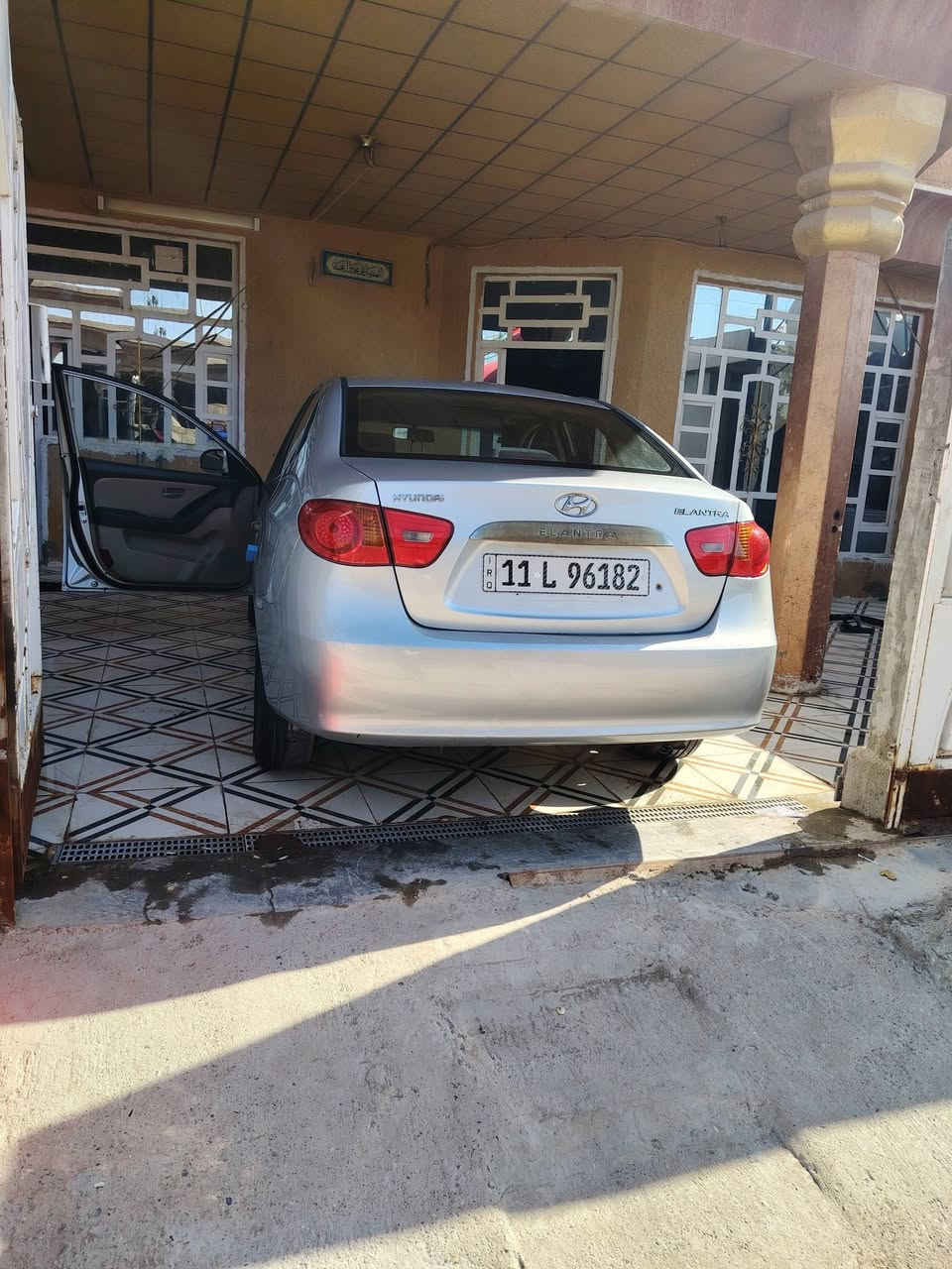 النترا 2009 خليجي بسمي السياره مكينه 1600دكشن عالي السياره بدون دواخل باب وجاملغ مبدلات اثر طخه السعر (112ورقه) بيه مجال رقم الهاتف(***********) العنوان بغداد حي الوحده قرب مجمع بسمايه منطقة الحريه
