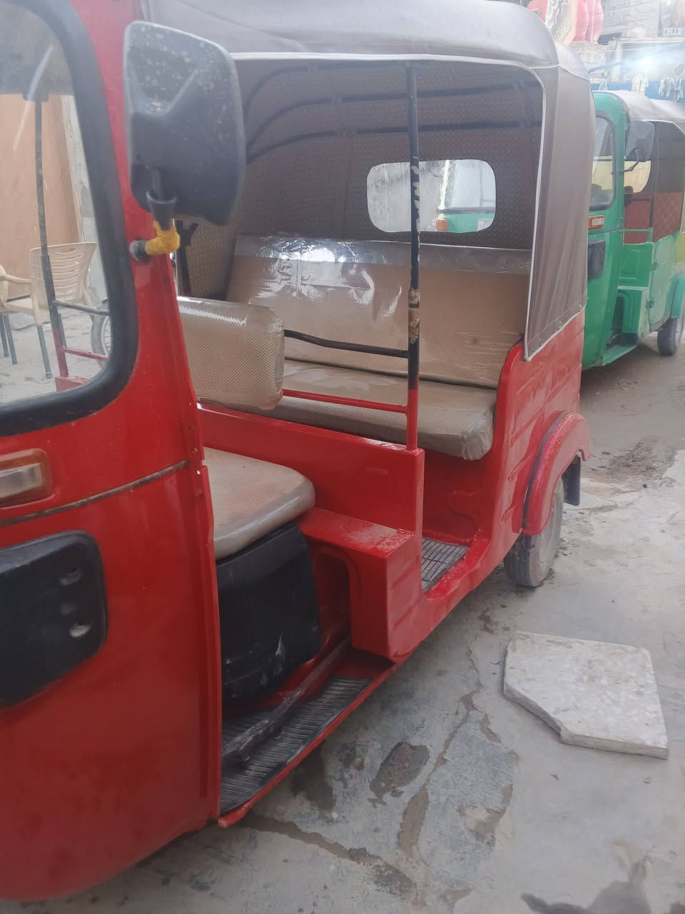 سلام عليكم تكتك موديل 17طالعه بل18شهر2وراق صوليه باسمي تكتك جاهزة برغي ما عايزه كبل لشارع مصبوغه عام جماليه سعر 4وبيهة مجال مكاني كربلاء المقدسة رقم*********** شراي يخابر بي خير
