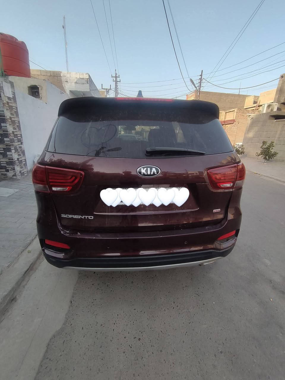 السلام عليكم سورنتو للبيع موديل 19
مكينه 4 سلندر 
امريكي حادث باب الصدر مبدل شركه تجي وتفحص بعينك 
لسياره حلوه ونضيفه مامتعوبه 
منضومه زنون كامله 
7 راكب 
تبريد قطعتين 
كما موضح بل صوره 
الاستفسار ***********
