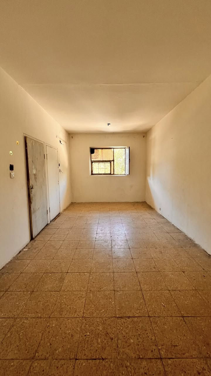 شقة ارضية للايجـار
جاهزة من كلشي ونظيفة مكانها بلصحة ورة دائرة الكهرباء ايجارها 400
***********
