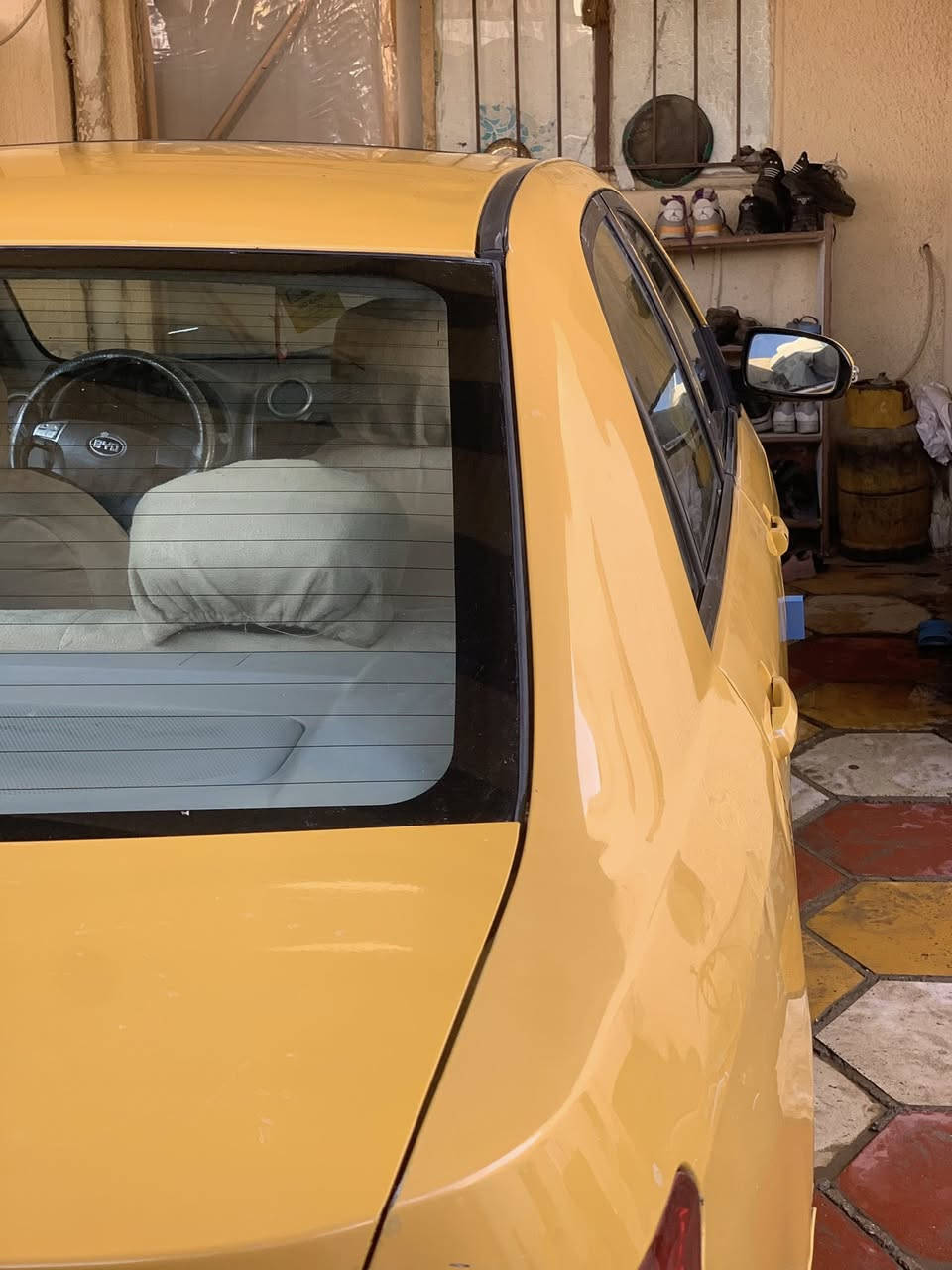 سياره بي واي دي للبيع موديل 2014 محرك بلادي ياباني كير محور مال مني كوبر شرط شلعه ومعدل سياره تحكمات ستيرن فتحه سقف كهربائيات كلهه شغاله مصفره هيئه وغرامات بسمي تحويل ثاني يوم رقمهه بغداد بيهه فقط بنيد وجاملغ صبغ فقط برغي واحد مناقصهه سعر ٥٧ وبيهه مجال لشراي مكان دوره ***********
