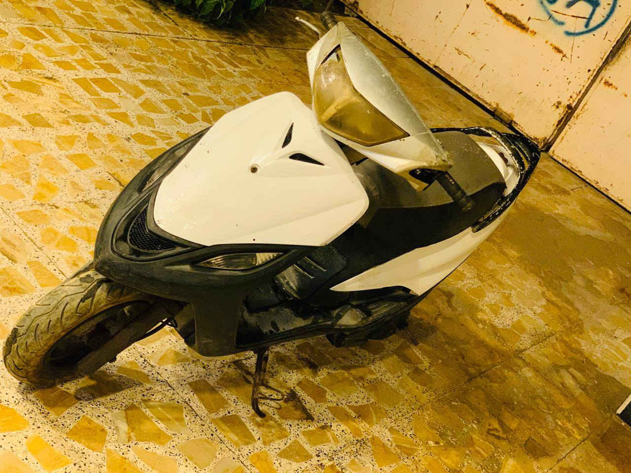 دراجه ماكس للبيع نضيفه كلش السرعه ١٤٠ السعر ٢٠٠ الف ***********
