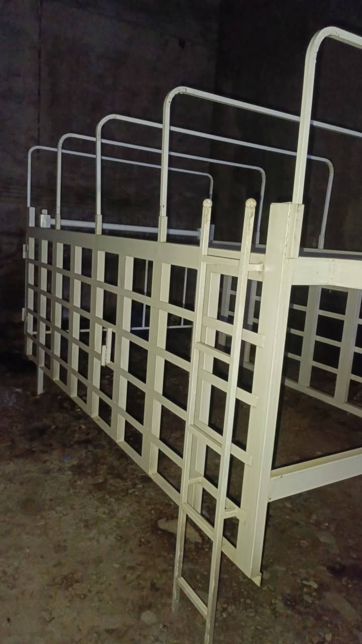 للبيع امحجر مال كيا 2700 جديدة مكاني بغداد  الشراي يتصل علرقم ***********
