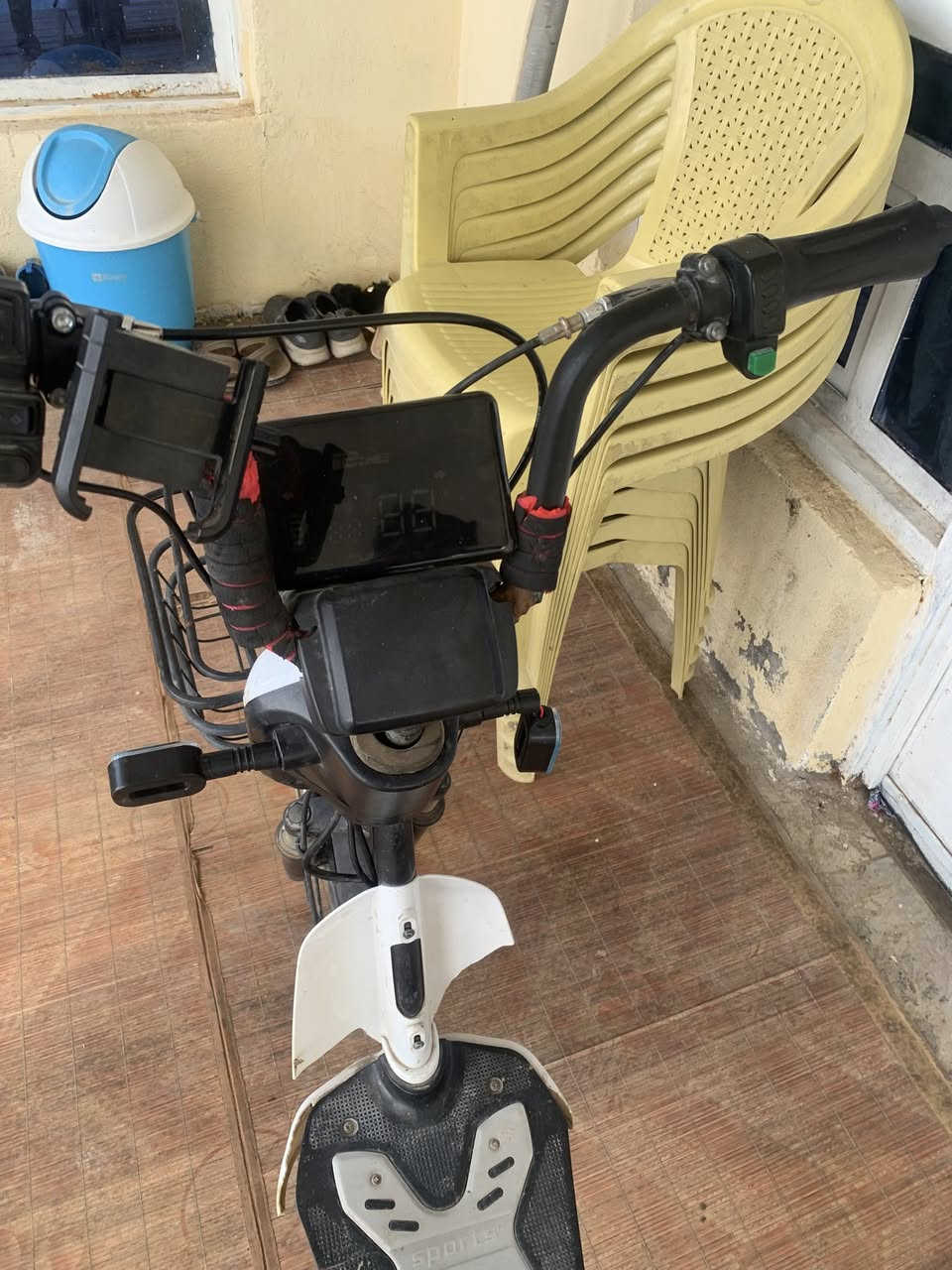 سلاام عليكم بسكل شحن البيع شغال وكآمل مكان واسط الصويره ***********
