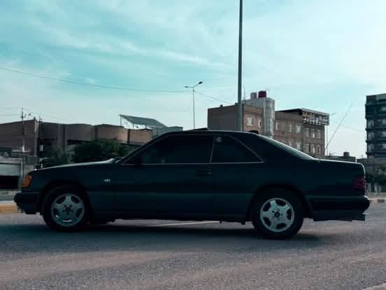 لمحبين التميز مارسدس E300 تك باب موديل 92
رقم ديالى مشروع وطني انكليزي بسمي 
كير جديد ومكينه بيها عزم يشك الكاع 
تبريد شغال ثلج ثلج 🌬️
ويل amg الماني الأصل 
اكزوز رياضي مزود بالكامل 
تحكم كراسي شغال حتى تجوت الرأس 
كشنات جلد بالنايلون 
فتحه سقف طكتيين 
جام كهربائي بالكامل 
نضام سكيورتي تفتيح وتقفيل حتى قبق البنزين والصندوك 
نضام ترحيب بلادي 
اريل على السويج 
لايت زنون 
مرايات تحكم 
السياره ما عايزه برغي شغل واطلع للسعودية 
مكاني نجف رقم *********** ما متواجد فيس 
السعر 42 وبيها مجال
