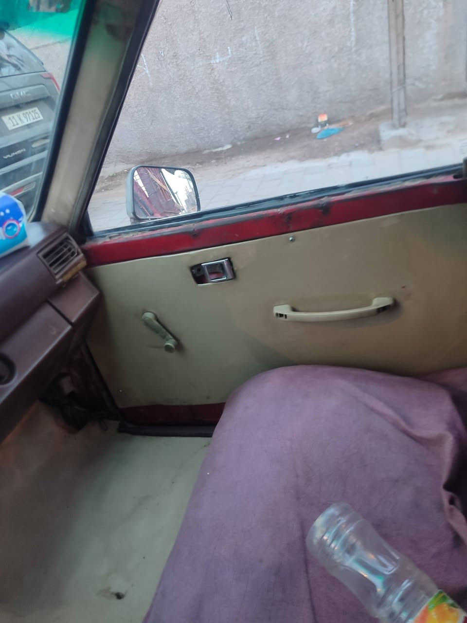 السلام عليكم تويوتا 85 رقم بغداد مكينه جديده كير 4نمر كهربائيات شغاله دوشمه جديده سياره جاهزة اشتغل بيهة محافظات السعر 35 رقم ***********
