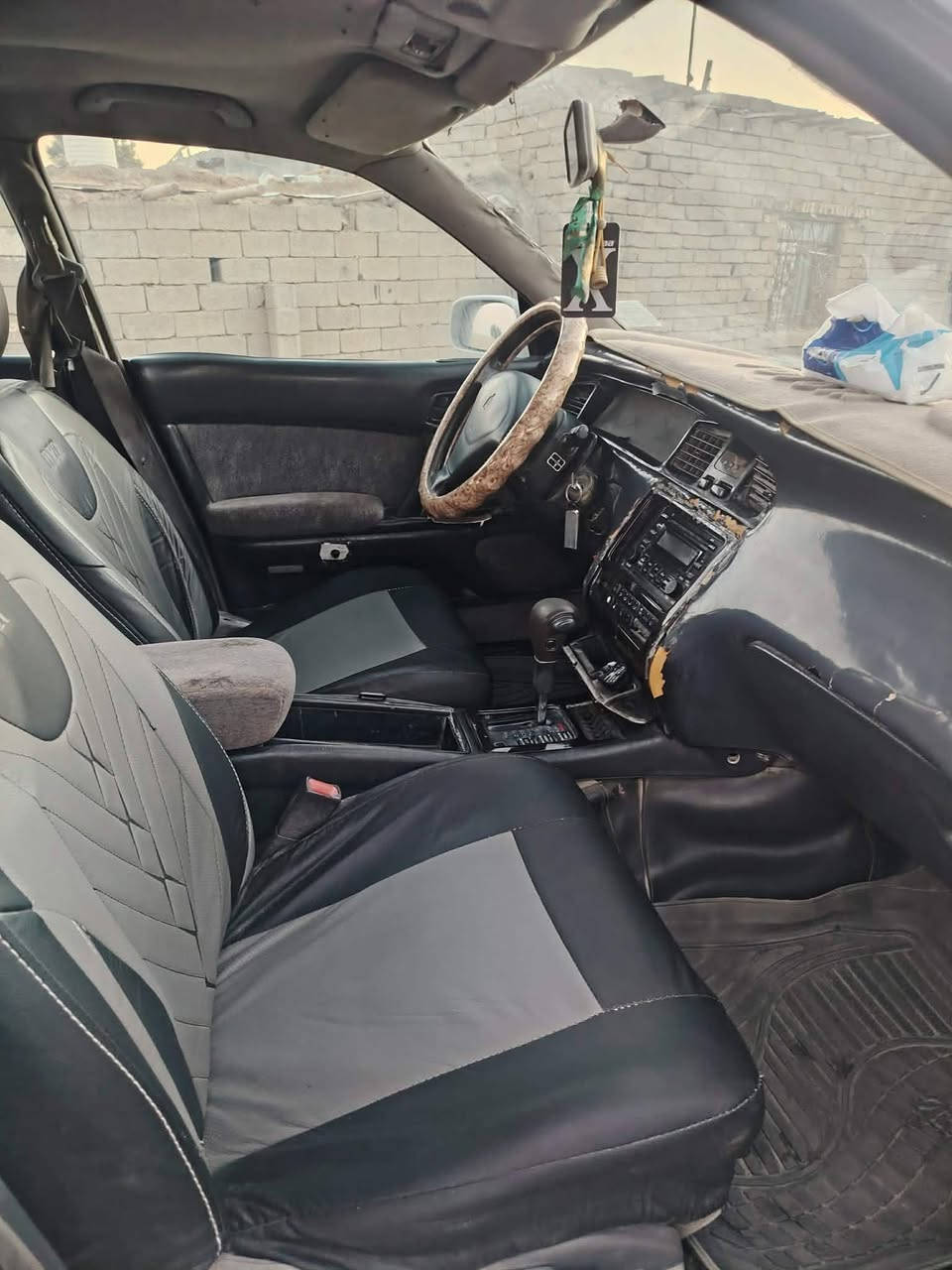 سياره بطه كراون منفصل جاهزه كهربائيات كله شغاله مكفوله من العيب شرعي مداور ثاني يوم سنويه بئسمي سعر 53 رقم تلفون ***********
