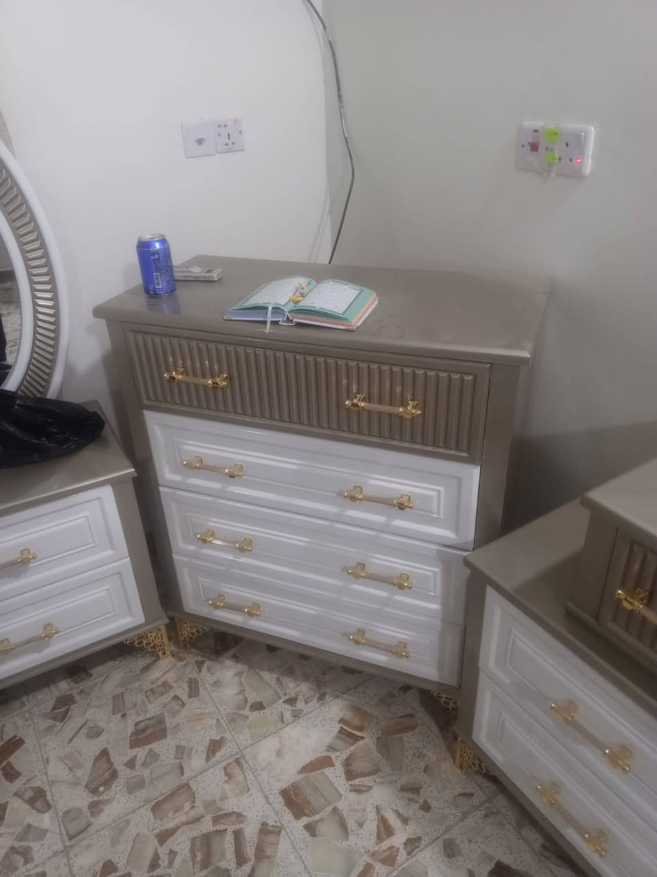 السلام عليكم 
غرفه نوم عراقيه 

السعر مليونين وبيه مجال 

مكاني بغداد


**إذا كنت صاحب هذا الإعلان وتريد حذفه لأي سبب، رجاءا أرسل رسالة إلى الدعم الفني**