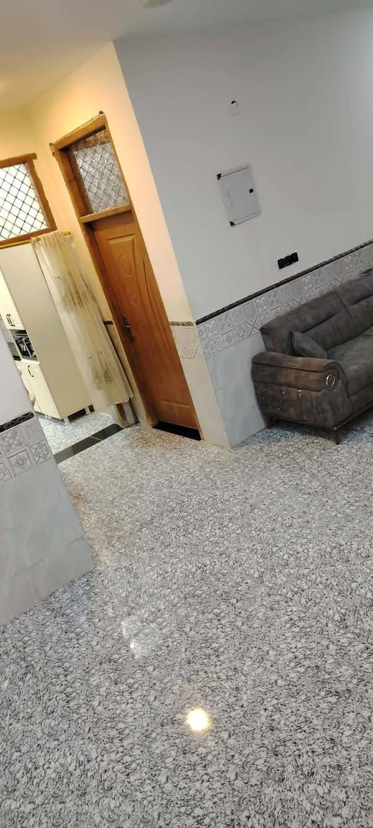 يالله🏘 بيت للبيع مساحه ٢٣٠
ركن بناء حديث  بشارع صب  قرب
 اسوق احمد عتابي الاستفسار 
***********
