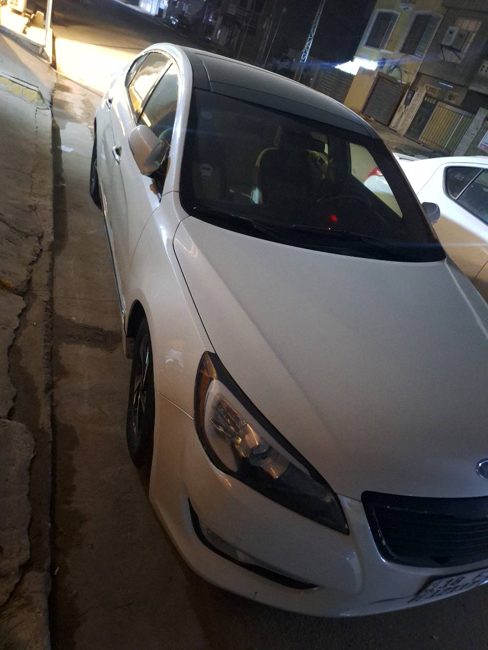 سلام عليكم كية كاتنزه مديل 11خليجي 
مواصفات فول واحد على واحد 
بصمه وسقف بل رومه كشنتات كهربائي تبريد قطعتين مري شفط على تخم تاير جديد 
(((البيه ضربه جاملغ وصبغ حزام للجماله فقط واكو صور 📷 مال قبل الضبغ وضربه )) 
مكان بغداد سيدية 
تحياتي للجميع 