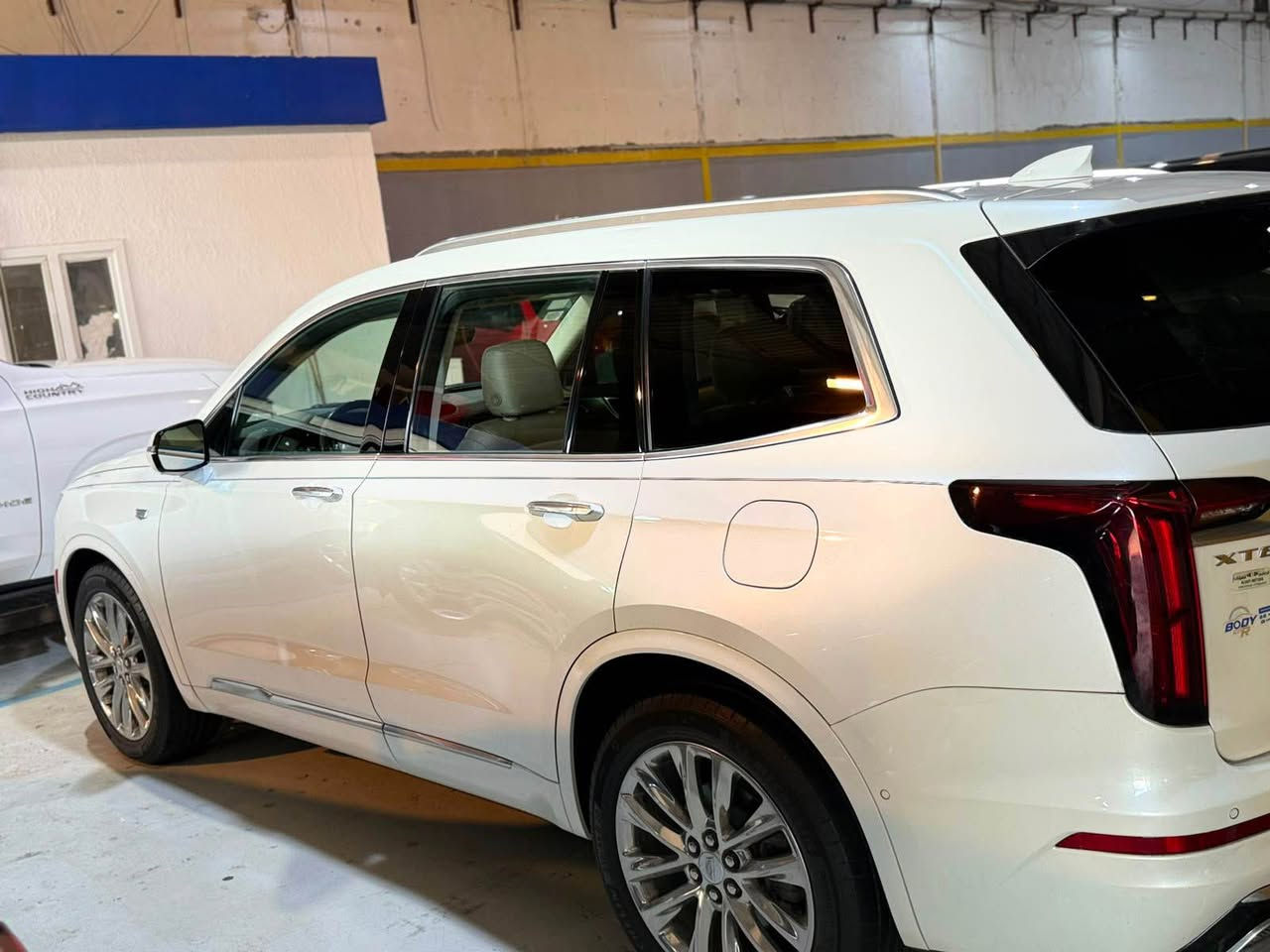 Cadilac xt6 2021
كاديلاك xt6 موديل 2021 السيارة كفالة عامة من الضربة والحادث ، كير ، مكينة ، تبريد كفالة بدون اي تبديل السيارة مغلفة PPF 
للتواصل *********** البصرة, العراق
