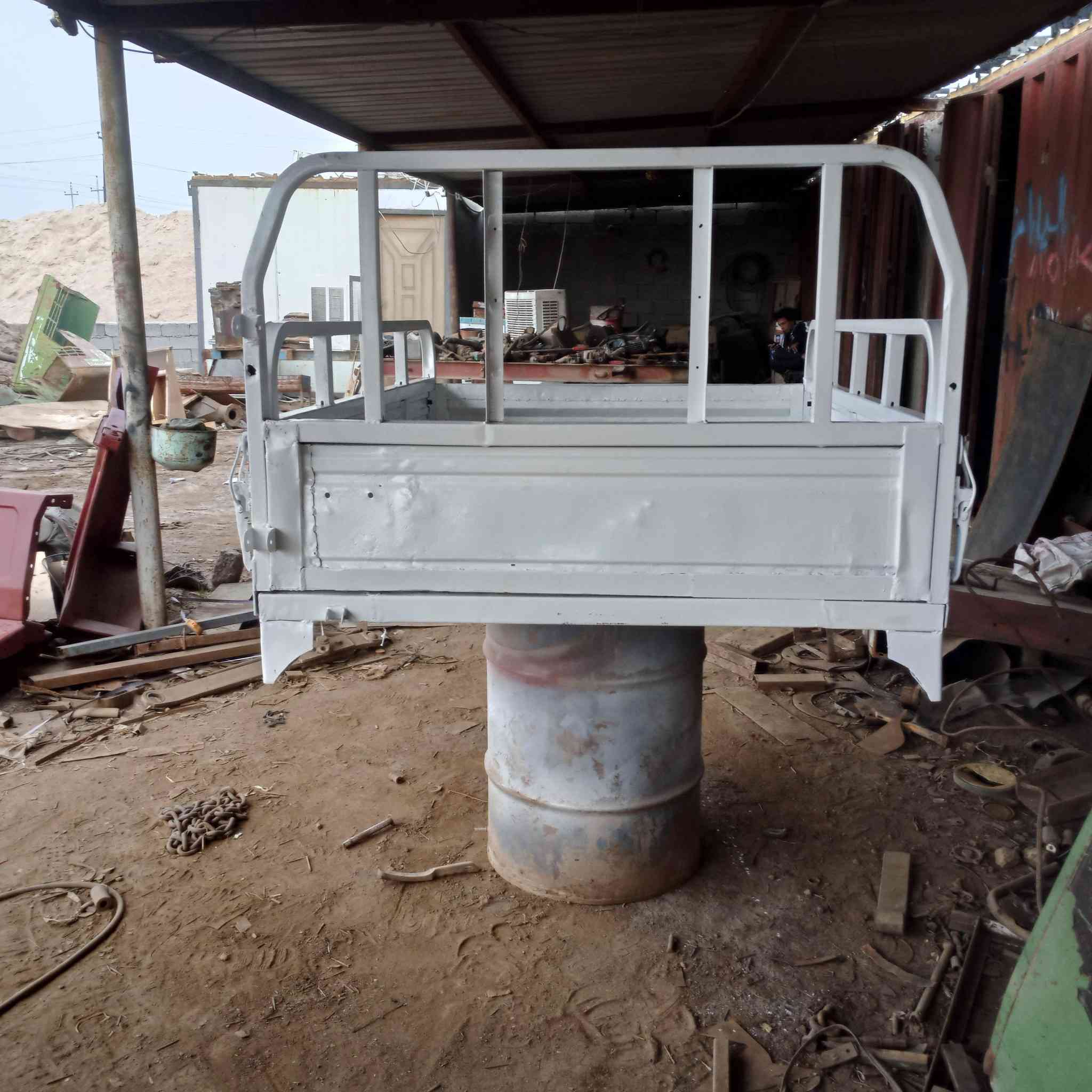 السلام عليكم للبيع بدي دايوان 18او مروس بدي تعبان مع لفرق صفاحيات مكصوصا وفرشه جسوره جدد 2ملم ودعاميه تفصال ودوسات تفصال السعر 300قفل مكاني رفاعي ***********
