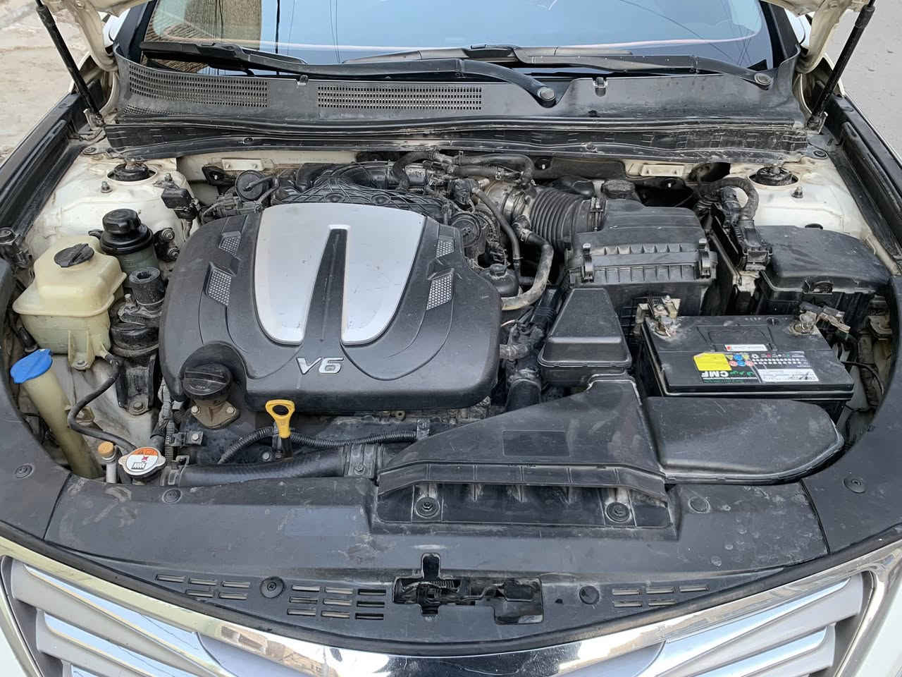 السلام عليكم ازيرا موديل 12 خليجي ماشيه 181 مكينه 6 سلندر 3000 السيارة بيه صبغ ربع الجاملغ الايسر فقط والباقي مكفول من الصبغ والضربه والتبديل بيه بارد وتكحيل صدر امامي خلفي جديد مشط استيرن جديد دوشمه جلد جديدة تبريد تدفئه بالكشنات قمارة بونراما برده خلفيه مكينه وكير خير من الله تحكمات استيرن تحكم كشنات لايت لد السيارة باسمي سنويه وهزة جديدة ال27 السيارة بيه سونار حديث من المندلاوي مرفق مع الصور السعر 125 وبيه مجال حك الجيه مكان السياره بغداد حي القاهره للاستفسار الاتصال على الرقم ***********
