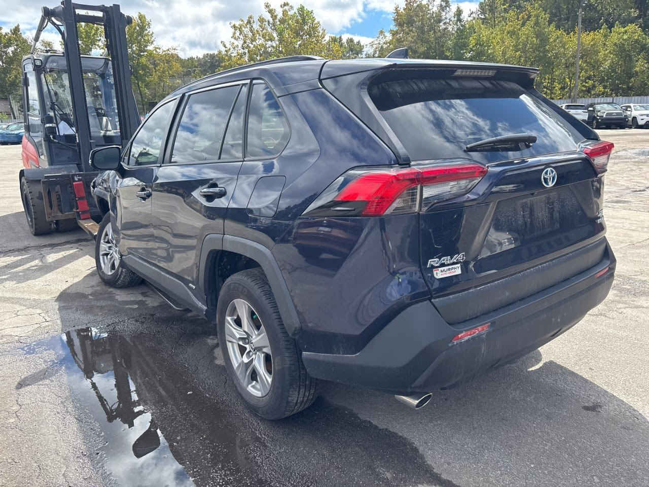 سلام عليكم 
 Rav4  XLE HYBRID
راف فور للبيع رقم بغداد ا فول ((حادث خفيف)) 1\1
———-////———
موديل 2024دخول جديد
——////———-
الموصفات :~
*فتحه سقف
*بصمه+ دخول ذكي
*رادار امامي 
*نقطه عمياء
*صندوق كهرباء
*شاشه كبيره تدعم كار بلي والنظام الحديث من تيوتا
*كشنات كهرباء
*هند بريك بصمه
*مودات اوامر صوتيه
*اوتو هولد
*كشنات لونين 
*كروس سرعه
*حساسات ضغط اطارات
*رادر بل مرئي
((بعد هواي مواصفات بيه)) 
———:///______
الحادث:~
الحادث  كما موضح بصور ((حادث خفيف))
((بدون قطرة صبغ سياره ))جاملغ نفس لون بشرط مبدل وبارد بحافة البنيد وبارد حافت باب فقط بدون دواخل سياره) 
السعر /238 ييه مجال  ماكو هيج راف فور بهذا سعر  على هيج ضربه خفيفه 
ماشيه 9 ألاف  زيروووو
رقم الهاتف. 
***********
