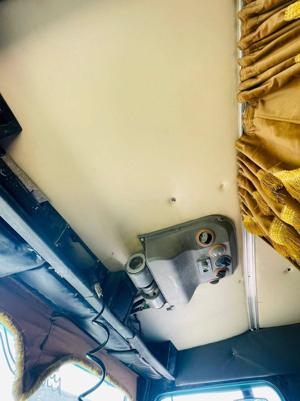 السلام عليكم فالفو للبيع مكينة 22 كير 3ب3 كلج جديد مجموعة النكي تخم تاير تبريد جديد رقم انكليزي ماذب عليه  مكان الديوانية الستفسار عل رقم***********
