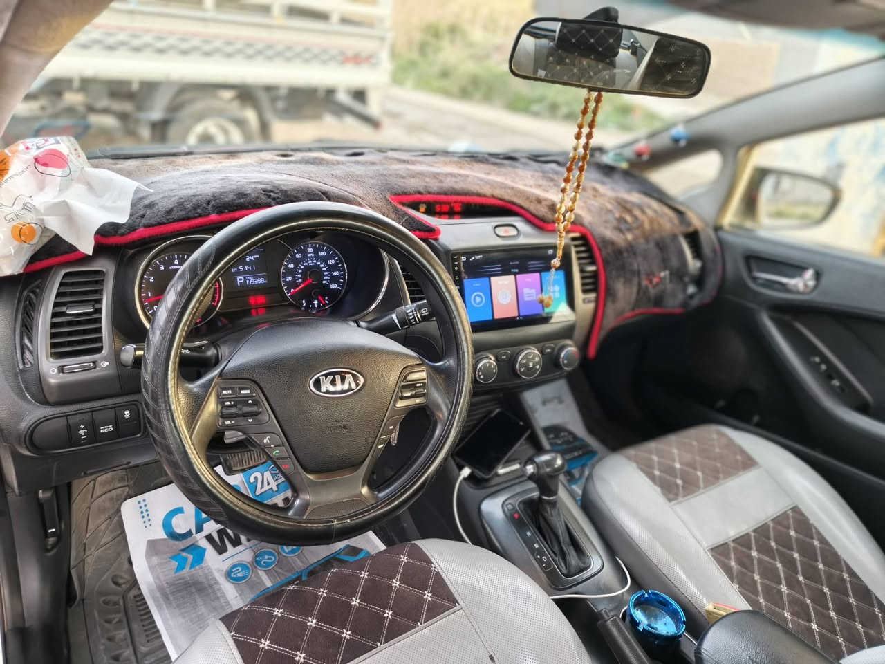 سلام عليكم فورتي موديل٢٠١٥ سيارة كفالة عامة من الضربة عدة اكو شوية بارد موضح بلسونار مكينة ٢٠٠٠ دوش المرغوب تخم تاير جديد  سيارة نضيفة حيل مال جناي السعر ١١٦ وبيهة مجال بسيط للأستفسار ***********
