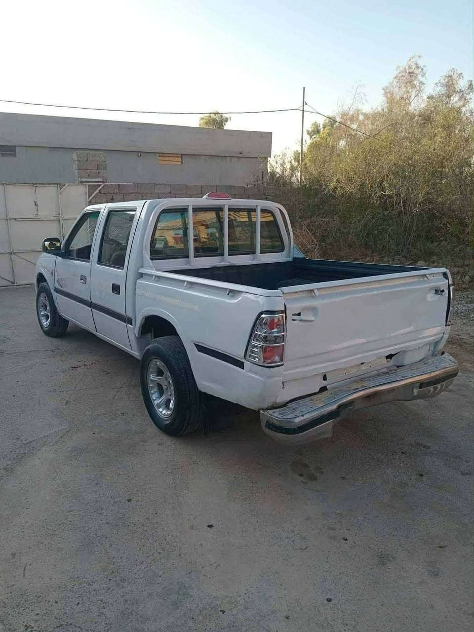 السلام عليكم
كنو للبيع 

محرك كير شاصي شرط 

صدر جديد تايرات جدد 

منفيس السعر المطلوب 18 وبيه مجال شي قليل حك الجيه اتصل وتدلل/***********/ العنوان ناحيه الزاب
