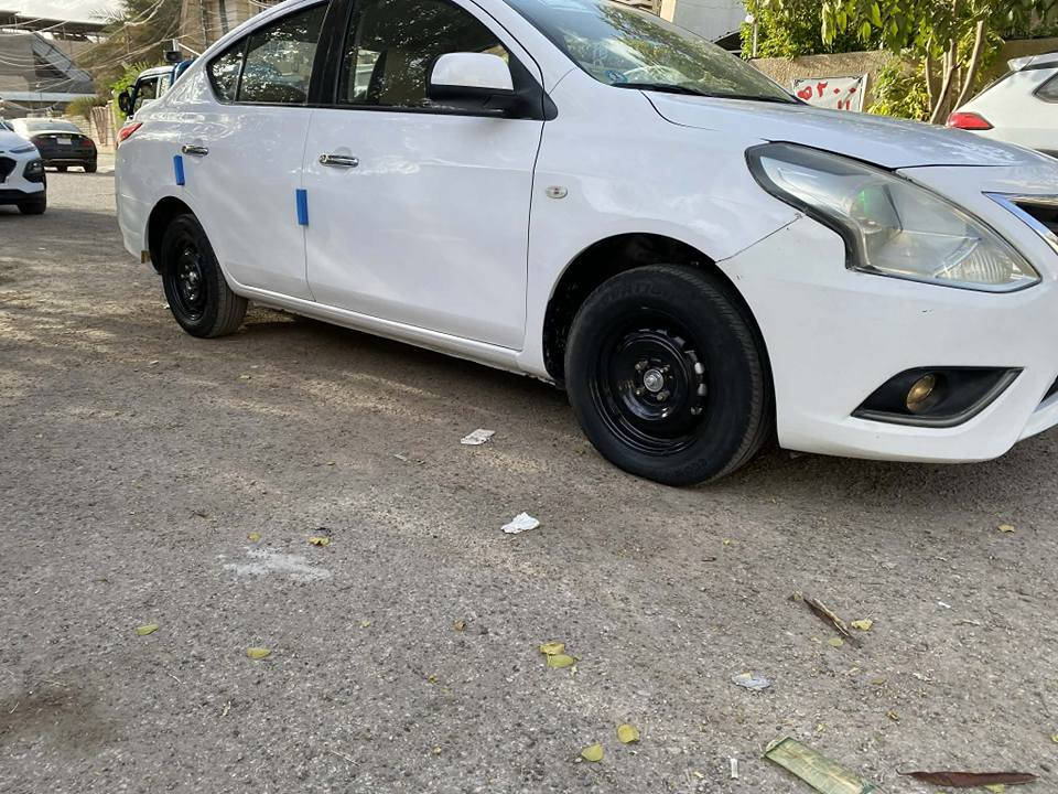 سني هندي موديل 2019
بليته زركة
مكفولة من الصبغ أو تكحيل 
بصمة ونظام سكيورتي كامل
تشغيل عن بعد 
نظام ترحيب 
مرايه وكاميرا خلفيه 
حساس خلفي 
دوشمة كشنات و ارضيه جلد وكاعيات ليفه
صدر جديد كامل اصلي شركة
عليها أدامة كاملة
رقم بغداد جديد 
هزه جديده 
بأسمي وتحويل ثاني يوم
سيارة كامل بدون نقص ولا برغي 
السعر 109 وبيها شي بسيط كلش 
مكاني بغداد حي الجهاد 
*********** بغداد, العراق
