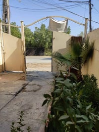 بيت للبيع • بيت الشعب • بيت ثلاث طوابق • سند مفروز • الشعب قرب جامع بد...