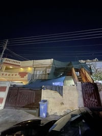 للبيع عقار في حي الاعلام قريب جامع الحميد        __مساحه ٢٠٠ متر واجهه...