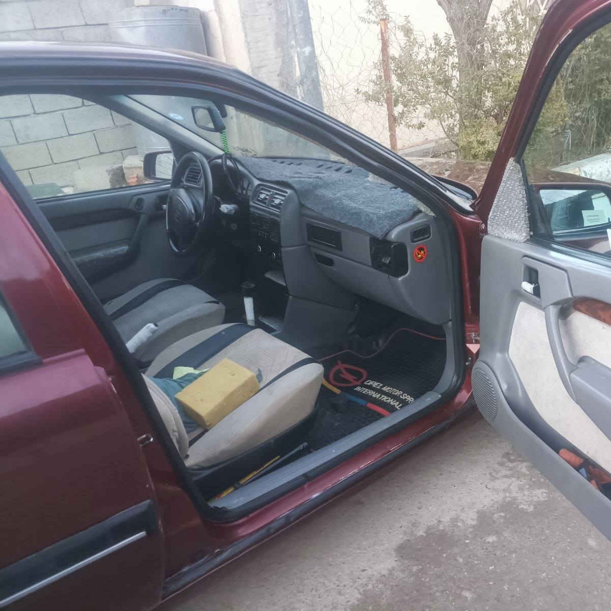 ئۆپڵ فیکترا مۆدێل 1993 مەکینە 20 ئۆتۆماتیک 
بیلاد خسوسی سەیارەی  دەستی خۆمە  
سێساڵە لایخۆمە  
سەنەوی تازه یە تا مانگی حەوتی 2027 
بەناو خۆمە وەیە هیلال و  دۆسەو  بەدەنەی بیلادە  
کارتی  بەنزینی  هه یه 
دوجامی  پێشی  کاره بایە  
سڵایت  کارەبایە  ئاوێنەی  کاره بایە 
ئە یبی  ئێسە   

سـعـر : لە کۆمێنت داوابکە ڕاستەوخۆ بۆت دێت 📥 

گێر و مەکیەنەی بەشەرت 
هیچ کێشەیەکی تێدا نییە 

ژمارەی خاوەنەکەی 
 ***********
***********
