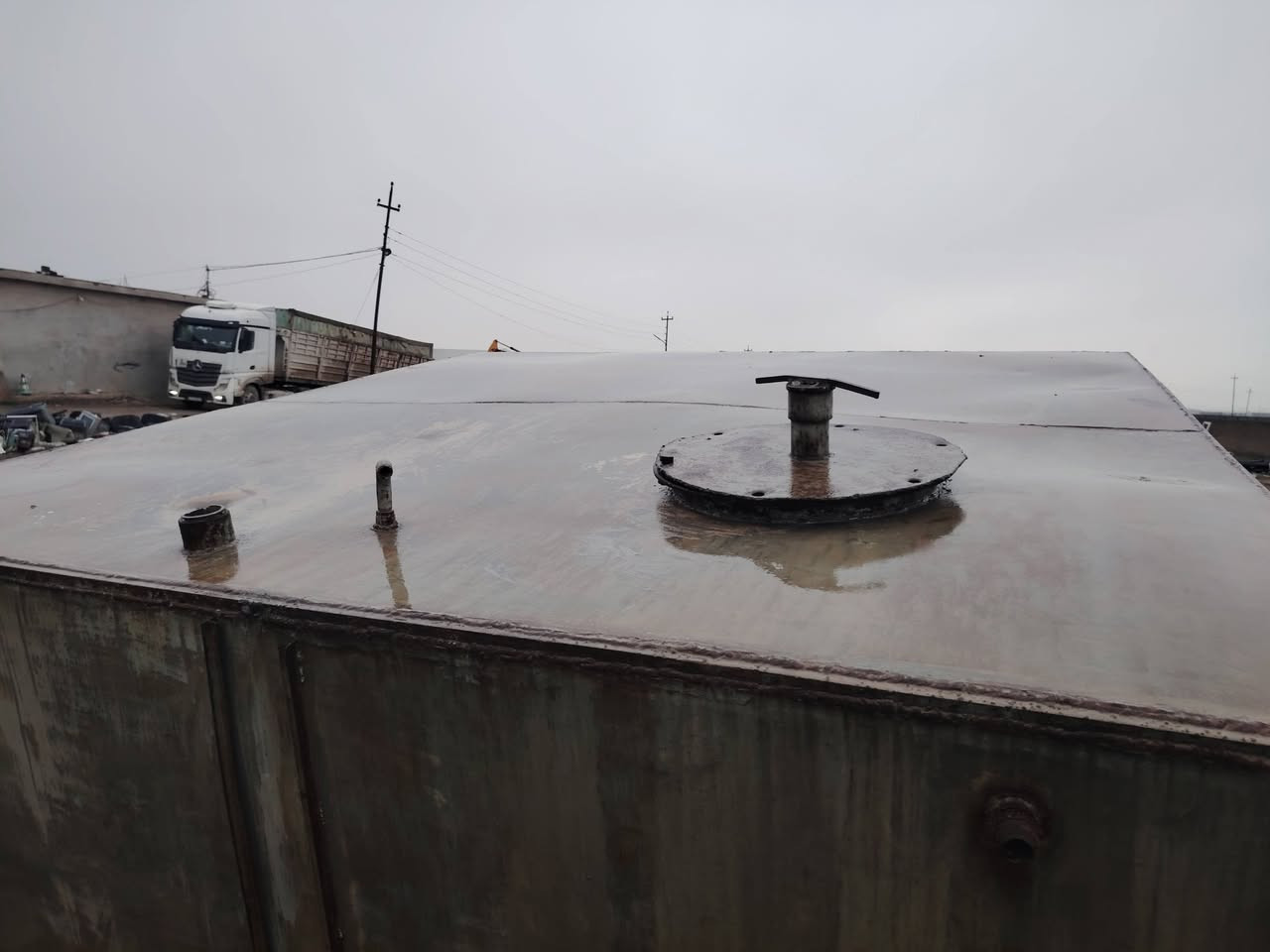 خزان للبيع نظيفة حيل يرهم ماء ويرهم كاز سعة 10000 لتر مكان موصل برطلة موبايل ***********
