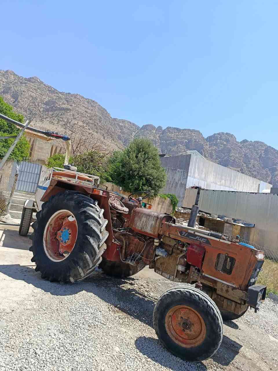 ﷽
عنتر بۆ فرۆشتن   🚜  مۆدێل : 1988

کامل گیانی بەشەرت :

  گێڕ و مەکینە بەشەرت بوخار و دوکەڵ بەشەرت 4 تایەی تازەی لە ژێرە 

مەکینەکە کراوەتە پاوەر و بەشەرت

بانص و دەبۆی تازەی بۆ بەستراوە 

ئیستۆپی وەک بزمار وایە 🔥

شوێن ڕانیە  🏞️

ژ.م :: ***********        35 گەڵڵا و کەمێک معامەلە

ڤایبەر : واتس ئەپ
