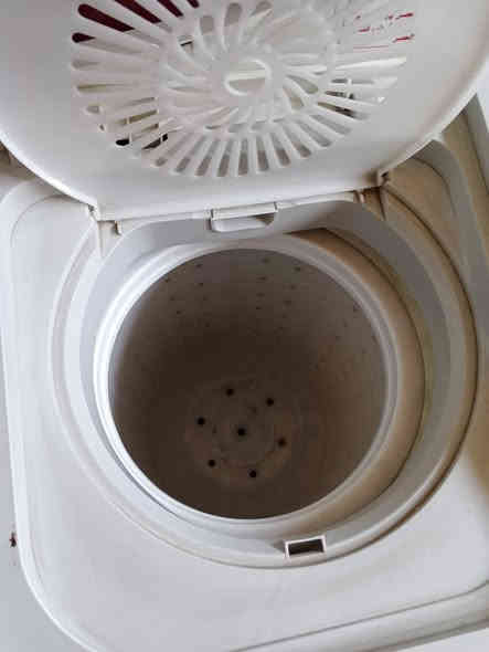 السلام عليكم غساله نظيفه وجديده للبيع عنوان بغداد شعله سعر 115 وبيها مجال الرقم***********
