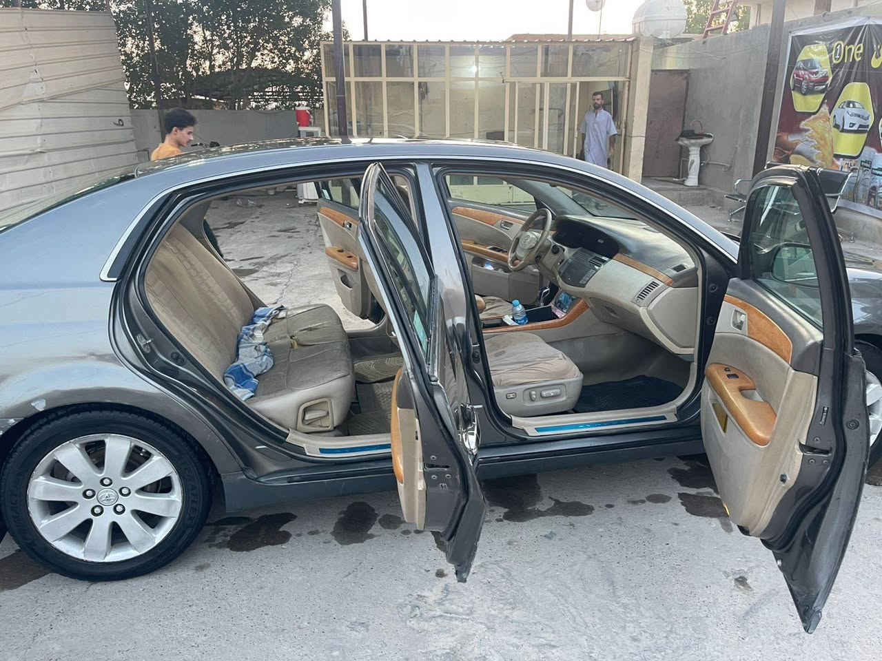 سلام عليكم ورحمة
للبيع افلون موديل ٢٠٠٦ مصبوغه حزام ضربتها خليفه بدون دواخل شرط
السعر 80 وبيها مجال
اتصل وتدلل مو شواي اعبر المنشور يرحم اهلك

***********
