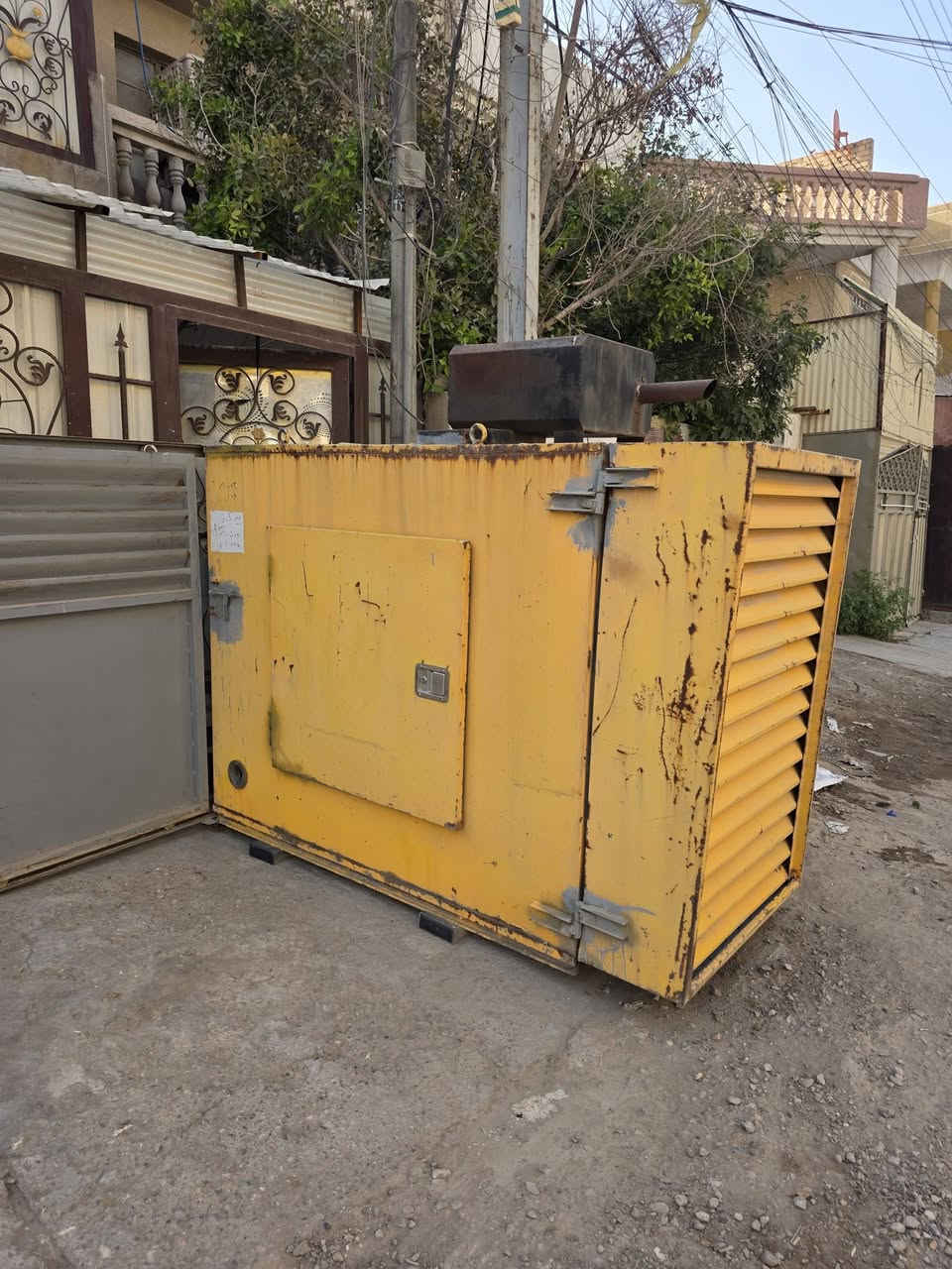 للبيع مولدة كهرباء نوع بيركنز
مولدة بيركنز أصلية بحالة جيدة، شغالة ومجربة.
مناسبة للبيوت والمحلات والمشاريع.

🔹 النوع: بيركنز (Perkins)
🔹 الكابين: عازل للصوت
🔹 التشغيل: جاهزة للعمل
🔹 الحالة: جيدة وما تحتاج تصليح

📍 الموقع: بغداد
💰 السعر: 32 ورقة

للاستفسار الاتصال على الرقم:***********
