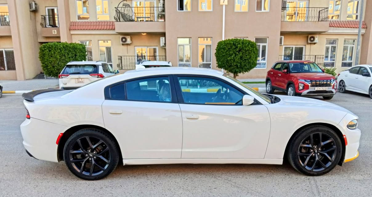 السلام عليكم اخوان للبيع جارجر 2016 أمريكي كلين تايتل كفاله عامه بدون صبغ بدون حادث بدون تبديل السياره جديده جدآ SXT محرك 6سلندر 3600 
كير محرك بلاد صدر امامي خلفي جديد تبريد ثلج بلاد السياره برغي مامفتوح بيها السياره ماشيه 70 الف ميل حقيقي بشرط الفحص مكانها بغداد الكرخ 
*********** وبخدمة الطيبين
