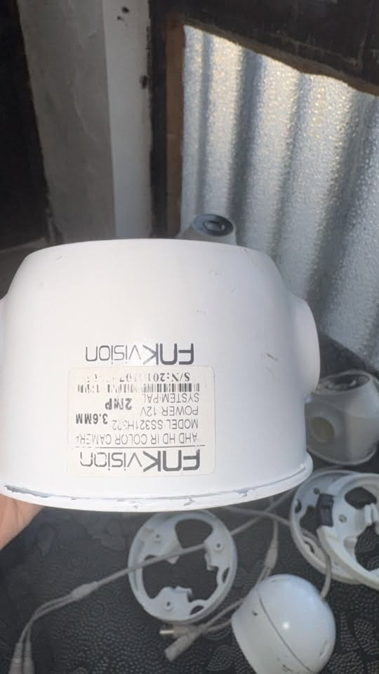 5 كاميرات ودي في ار ابو 8 كاميرا وهارد 500g اصلي وليس تجاري كلهن سعرهن120 الف مكاني بغداد 

 ***********‬ واتساب فقط
