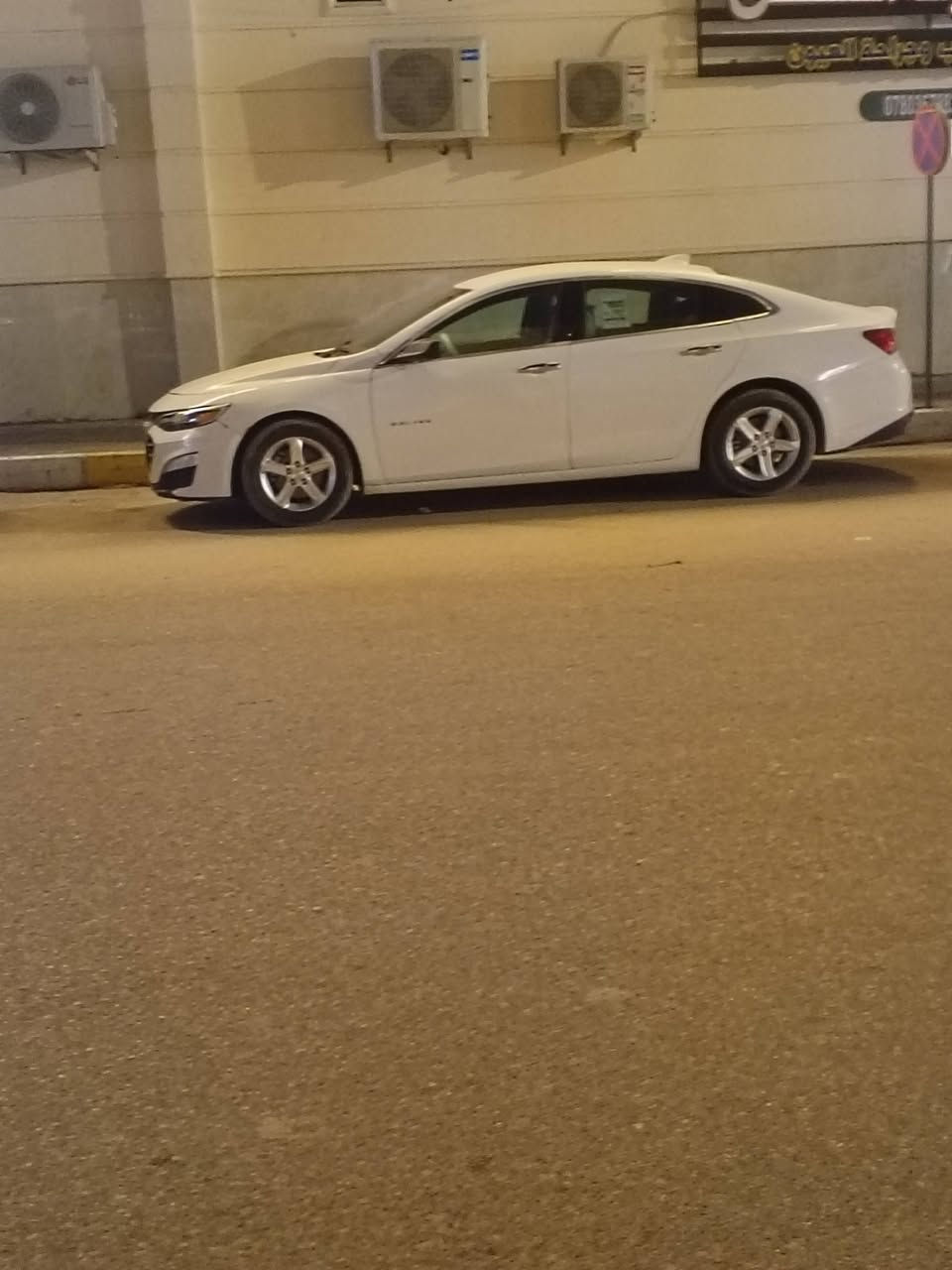 السلام عليكم ماليبو 23 للبيع واريد امريكي الرقم مثنى حادثها بس قماره *********** والاستفسار على هذا الرقم
