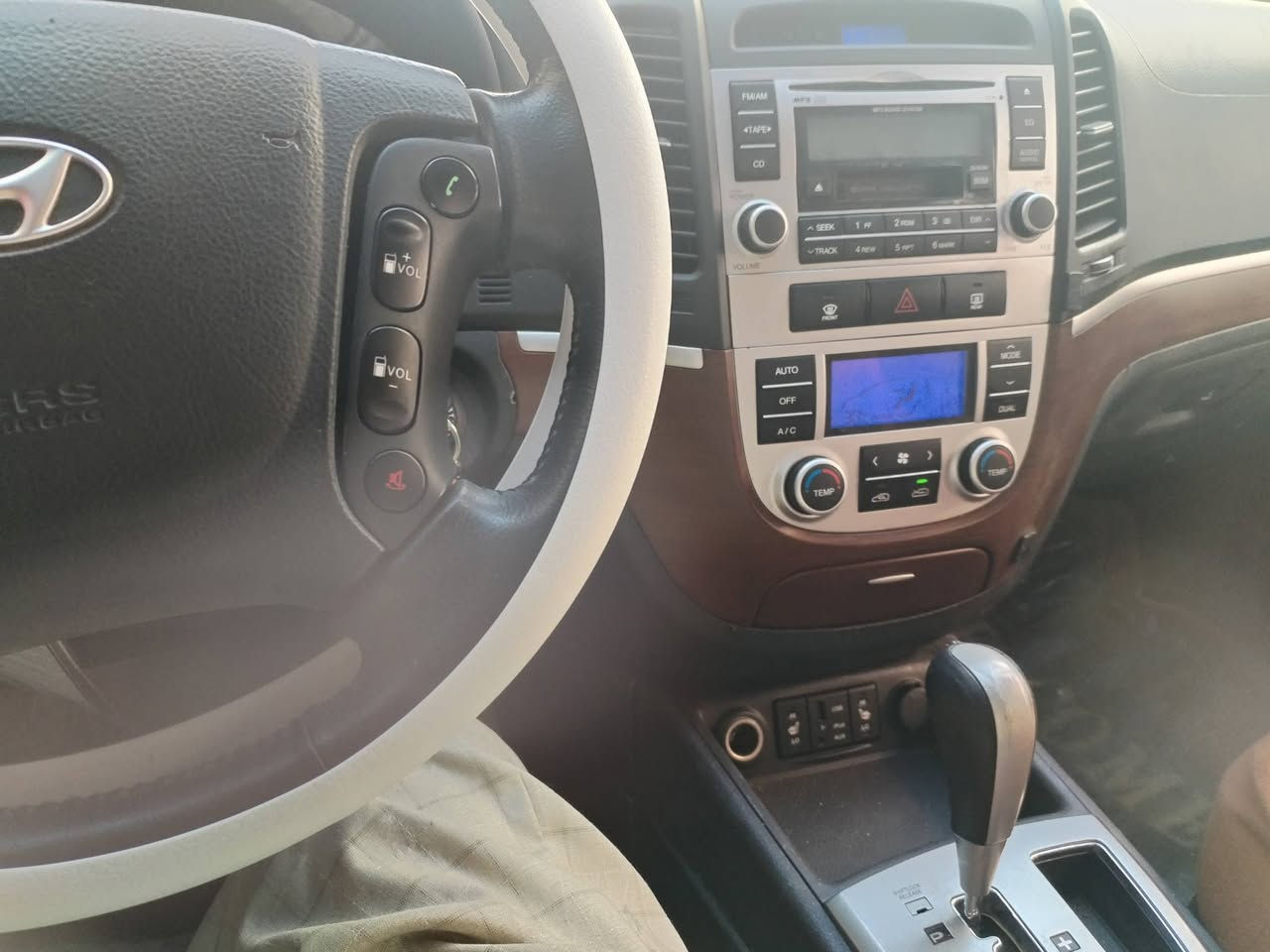 سيارة أدوات سنتافي أدوات موديل 10 كصته جنطة كاز متومة بها سنويه وحصة كاز مكان البصرة لون سلفري للبيع اومراوس اطارات جديدة محرك جديد حدادية طوبة كير نظيف جدآ تبرد ثلج دوشمة سياره جاهزة لمعرفة رفم النقال به واتساب ***********ة
