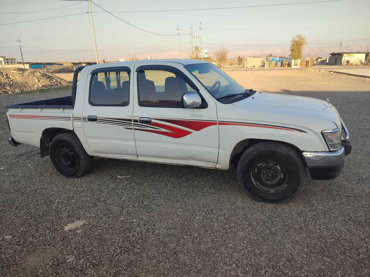 تویۆتا یابانی ئەسڵی گیڕوو مەکینە بەشەرت مەکینە سپی سەنەوی تازە سعر ۷۳گەڵا ژم ***********  ***********
