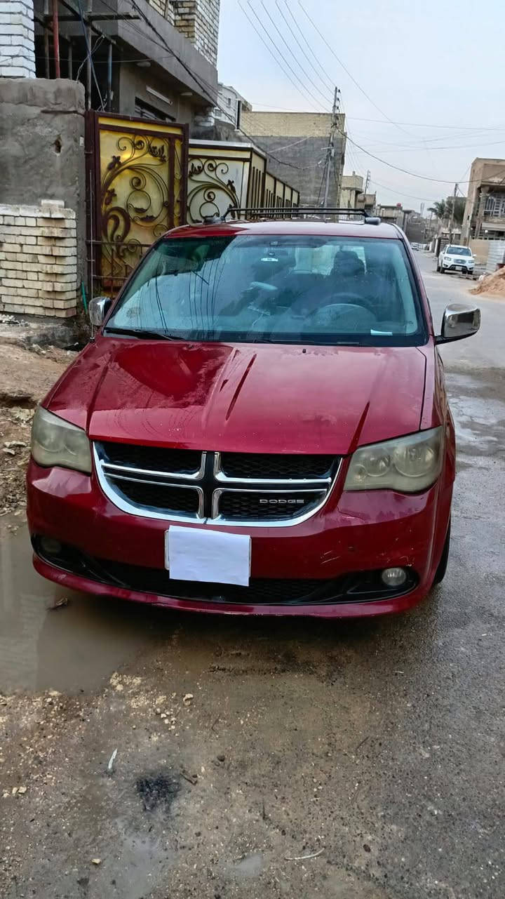 دوج كرفان ٢٠١١ رقم بغداد حمراء اللون بيبان وجنطه عادي تبريد ٣ قطع صبغ ٣ قطع  المكان بغداد الدوره ابودشير  سنويه باسمي  السعر ١١٠ وبيه مجال للشراي***********
