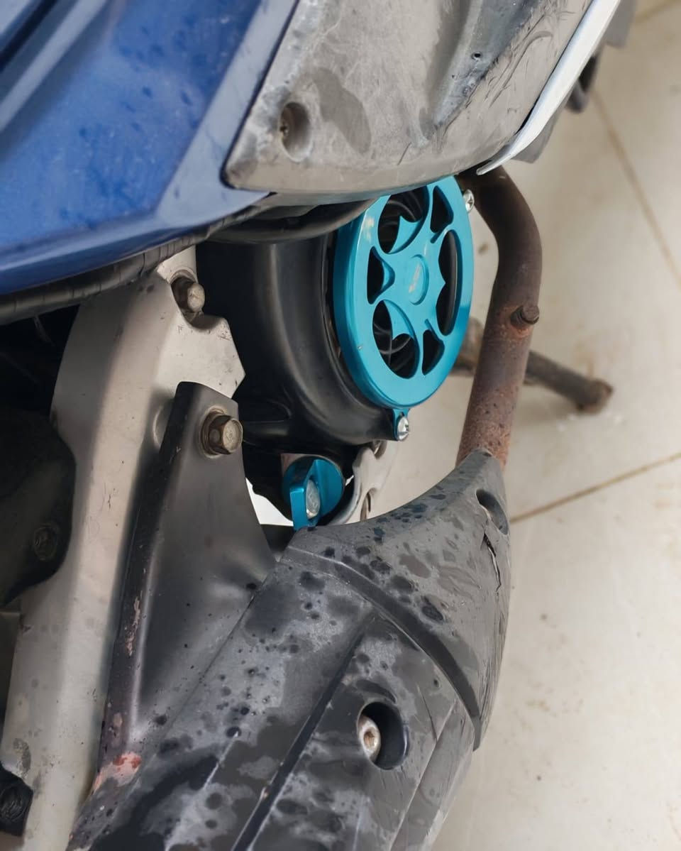 السلام عليكم (مكلف بالنشر)
دراجه سكنس فحل كله شغال سلف وهندر مكينه ما مفتوح خير من الله وياله رياضي فجوج رياضي
قطره قبق فلاوين رياضي قبق بانزين ملقط رياضي تايرات جدد دبلات خلفي جدد  ودبلات امامي جدد بعدني مشادهن تأخذهن وياهة السعر 700 وبيهة مجال مكاني بغداد المحموديه اتصل واتساب فقط ***********
