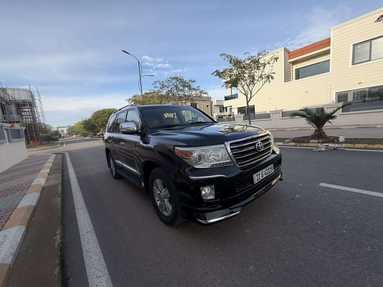 السلام عليكم للبيع لاندكروز 2013 فطيم ماشيه 222 الف مكفول البدي من الصبغ ربع دعاميه امامي وخلي صبغ فقط وبيه 3 مكانات بارد ع كد اقل الشبر والباقي مكفول عام من كلشي من كير مكينه حداديه وداخل جديد رقم وسنويه كله جديد/ مواصفات / سلات / كراسي جلد وكهرباء داخل بيجي مطعم بصاج/ مكينه 6 سلندر / لات عالي ناصي زنون/ 3 قطع تبريد/ 7 راكب معروفه مواصفات الفطيم السعر 350 وبيه مجال بسيط مكاني بغداد للاستفسار ع الارقام 
***********
***********
