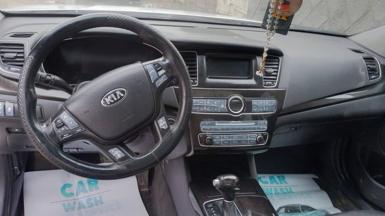 سلام عليكم كيا كادنزا فول مواصفات معروفه مواصفات الفول سونار موجود بالصور هزه جديده قبل شهر  سنويه جديده سياره فقط بيها مكينه كامت قبل اسبوع صدر تايرات كله جديد هزه جديده والكل تعرف هزه الشمال شلونها 103 وبيها مجال بسيط عنوان كركوك


**إذا كنت صاحب هذا الإعلان وتريد حذفه لأي سبب، رجاءا أرسل رسالة إلى الدعم الفني**