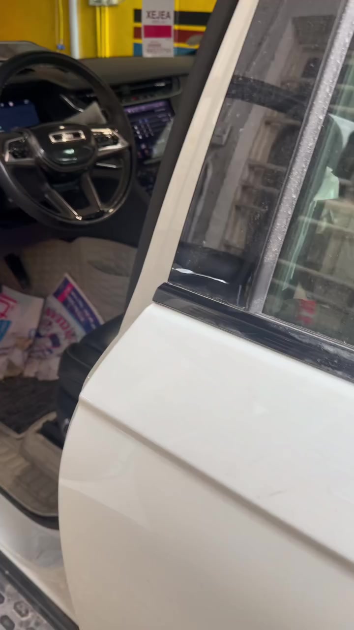 السلام عليكم جيب خليجي موديل ٢٤ بعدها زيرو اجتنة ضفنة الها تشغيل الكامرات مع الاشارة وضفنة الها فتح الكامرات عند القتراب من جسم وضفنة الها حساسات ٣٦٠ وطبعا متطلع من ضمان الشركة لان شغل وكالة تحياتي اخوكم علاوي جبارة العنوان بغداد الكرادة قرب مطعم غزالة ***********
