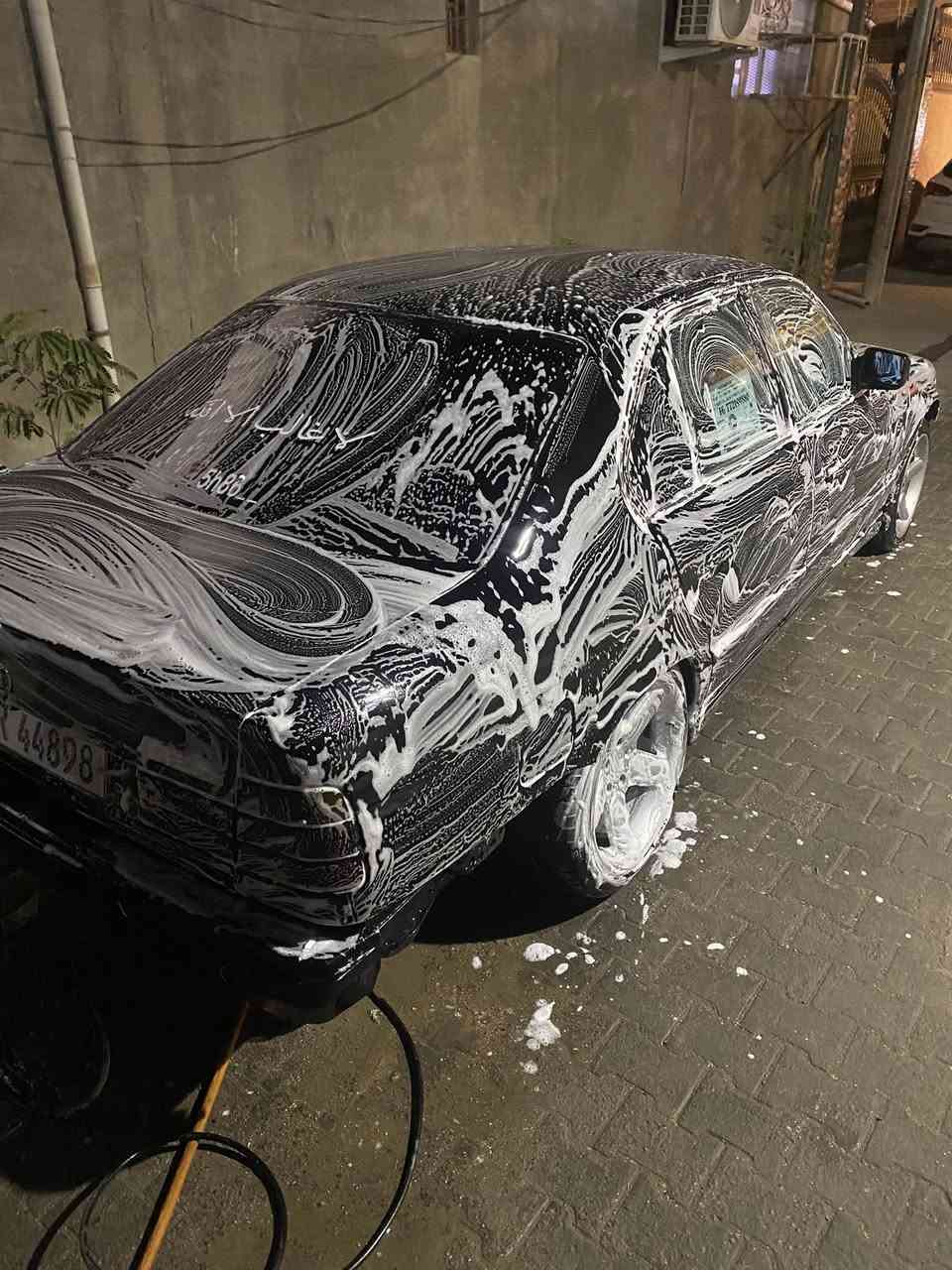 BMwمسكر عدل كير عادي  مكان السياره النجف  للبيع او المراوس حسب القناعه سياره نضيفه وجاهزه تبريد ثلج كهربائيات شغاله قماره وتكم  كنتاره السعر 48 بيه مجال بسيط رقمه بغداد باسمي للتواصل اتصال ***********
