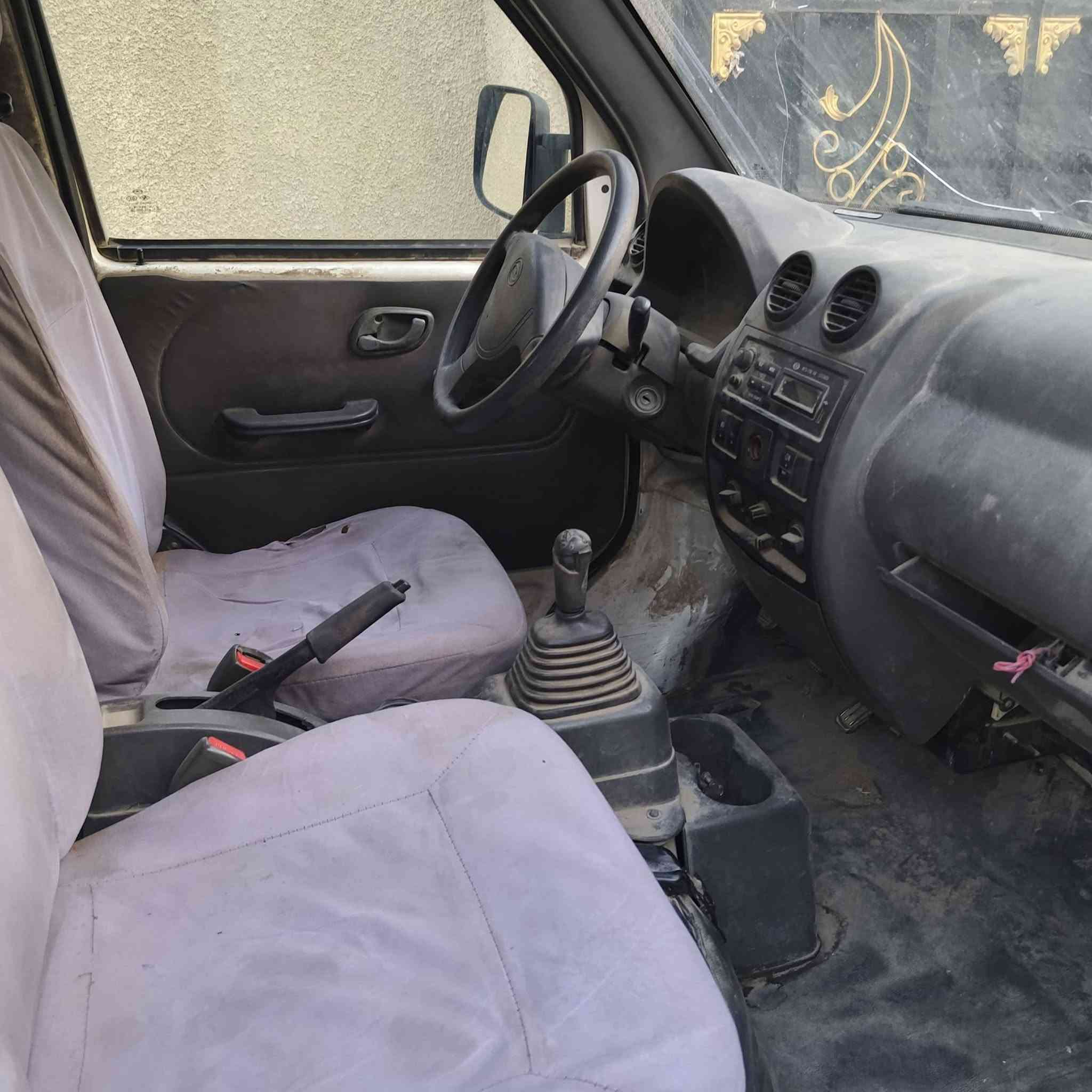 سلام علکیم
كية كنو ٧ راكب موديل ۲۰۱۲
ماشية 34,000 كيلو
سيارة بحاجة إلى تجفيت محرك
 سنوية سيارة بسمي تنتهي با سنة ۲۰۳۱ 
سعر 35 ورقة وبيه مجال 
عنوان بغداد 
رقم ***********
