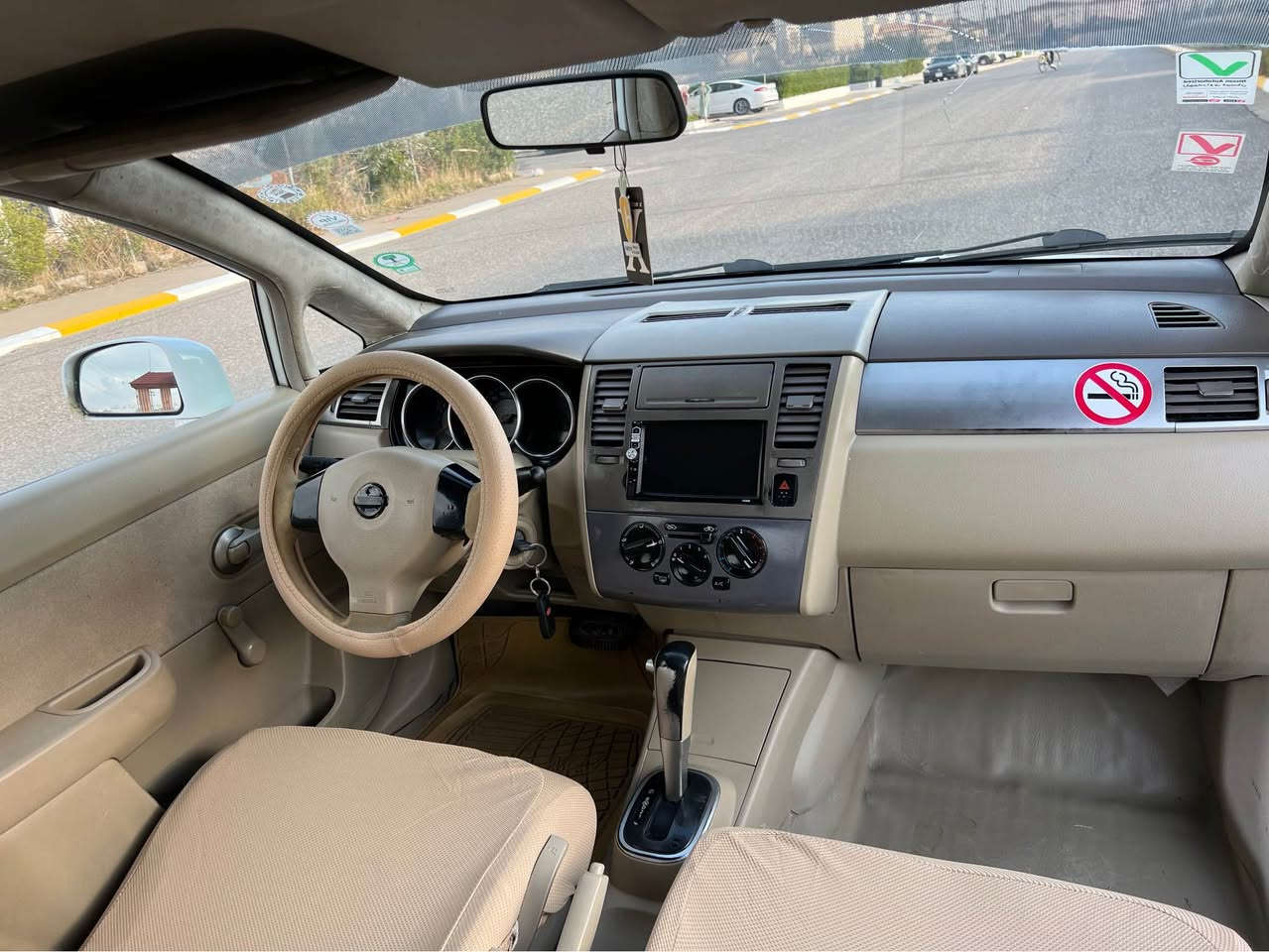 نيسان تيدا  
موديل ٢٠٠٨
سي و يان جوار بارجة سبوغ لةگةل سقف  بوياغة 
بةشةرتي عام   حيزام نية 
پيشي جةمپيكي  خفيفي هةية
بةبي ارباك 
گير و مكينة بةشةرت 
ژ.م(***********)
نرخ(٧٥) أربيل, العراق
