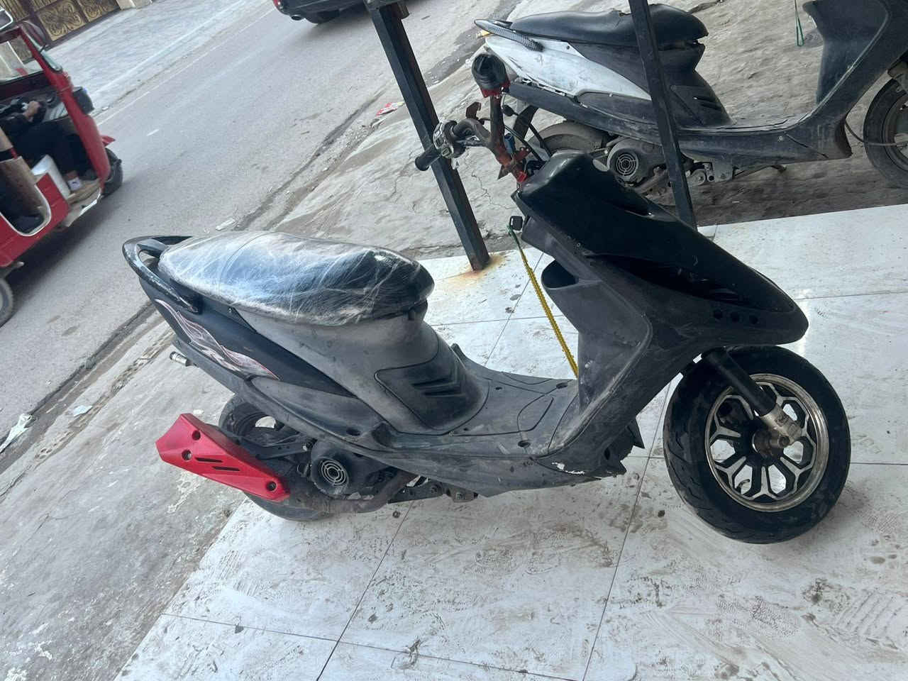 سلام عليكم دراجه ماكس عدله مال العب خير من الله بس دراجه بيه نضوح من جوه بس دراجه بأى وقت نكر وطلع نص هندر دراجه شغاله سلف ما بيه تخم تاير جديد صدر مامي رياضي هوه الويل دراجه بسه صوت بل كلاجات كلج مامي خرز بس يروح ها؛ذه صوت شلعه معدل خير من لله مكاني بغداد العبيدي شارع جامع سعر 350وبيه مجال رقم ***********ملاحضه دراجه كفراته صليه
