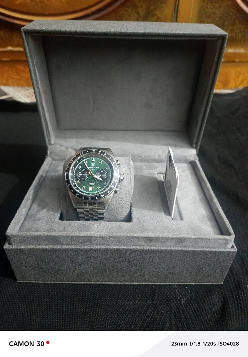 للبيع ساعات أصلية وكالة شرط
‏ساعة بيگوتي  اصلي وكالة مكينة ياباني سير جلد طبيعي ، 
‏ساعة دانيال كلين أصلي وكالة مكينه ياباني 
‏ساعة نوفيفورس أصلي وكالة
‏
‏جديدات استخدام قليل مع كرت الضمان علب أصلية للتواصل خاص أو على الرقم
‏*********** واتساب
‏
