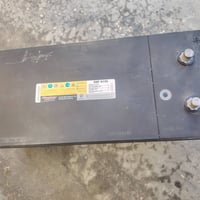 باتري مستخدم شي قليل 150انبير كنت مخلي على فقاسه الي يفيده يتصل 078910...